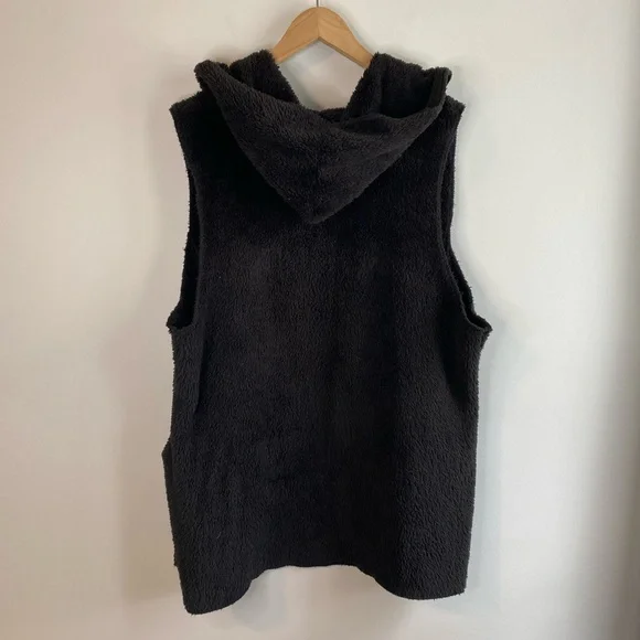 Honey Punch Sherpa Faux Fur Hooded Vest w Pockets - Picture 2 of 6